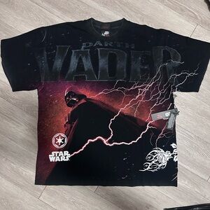 Civil regime Star Wars Darth Vader Short Sleeve Graphic Tee - Black/Red